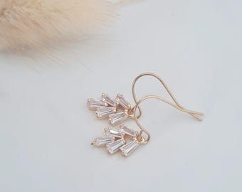 Art Deco Fächer Ohrringe mit Zirkonia, Minimalistische Gold Baguette Kristalltropfen, Geometrischer Brautschmuck, Vintage Stil Geschenk für Sie