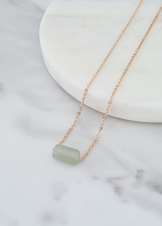 Light green jade necklace deals