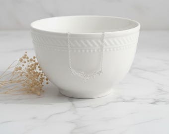 Leaf Branch Necklace, Leaf Jewellery, Vine Pendant, Bridesmaid Gifts, Bridesmaid Bracelet, Dainty Leaf, Nature Jewellery, Horizontal Leaf