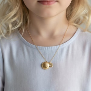 Collar con medallón de concha dorada, colgante de medallón de sirena con perla, joyería de recuerdo, regalos de joyería para niños