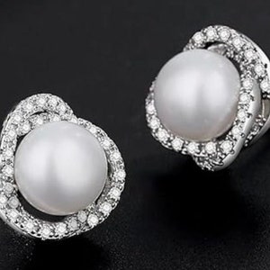 Work Gauges - Wedding Pearl Gauges - Pearl Earrings -  Gauges - Plugs - Tunnels - 8g 6g  4g 2g 0g 00g 3mm 4mm 5mm 6mm 8mm 10mm