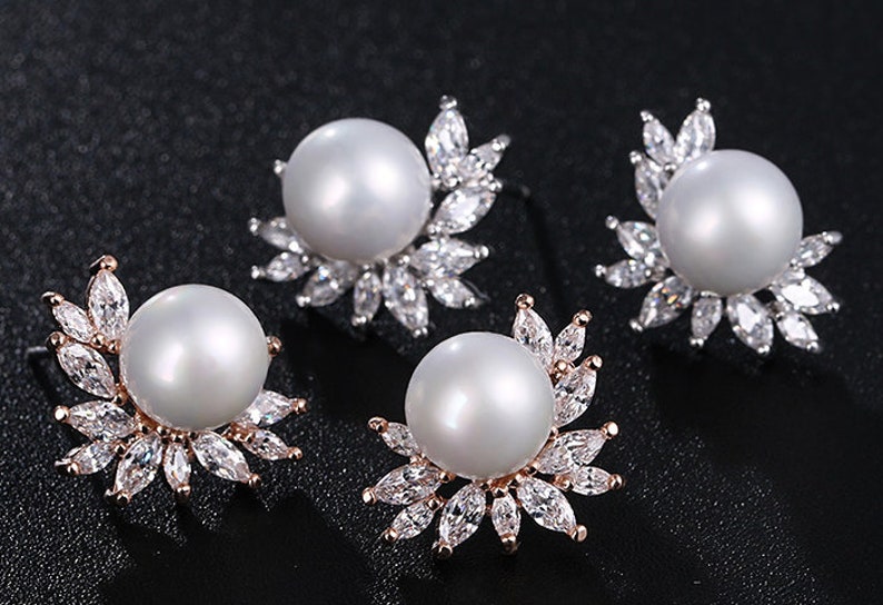 PAIR small GOLD Leaf Floral Pearl Prom Wedding Tunnels Gauges Plugs Earrings 8g 6g 4g 2g 0g 3.2mm 4mm 5mm 6mm 8mm image 2