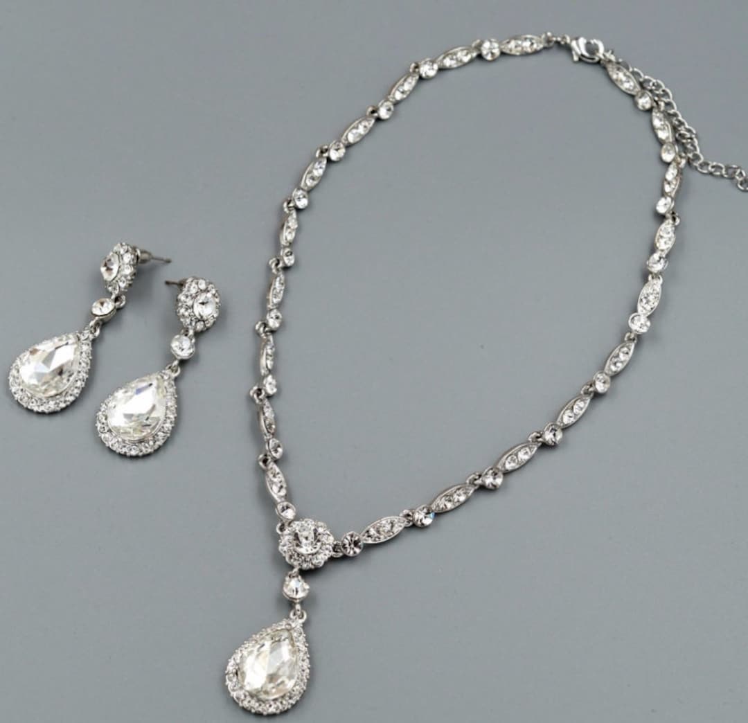 SET Necklace & Gauges Earrings SILVER Dangle Crystal Vintage Wedding