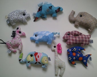 Plush Baby grzechotka (różne kształty zwierząt)