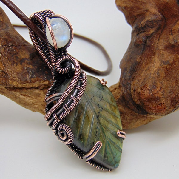 Labradorite Leaf Pendant - Wire Wrapped Jewellery - Moonstone Jewellery- Nature Jewellery - Labradorite Necklace
