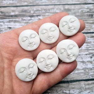 Un visage de déesse lune endormie blanc 25 mm, décorations artisanales en papier, détournement de perles de soutache, visages décoratifs 3D