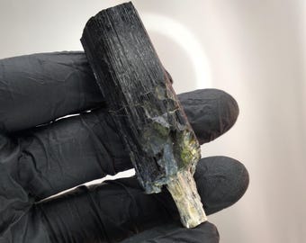 Seltener Grüner Turmalin Zepter auf Lepidolith - Mosambik Magie!
