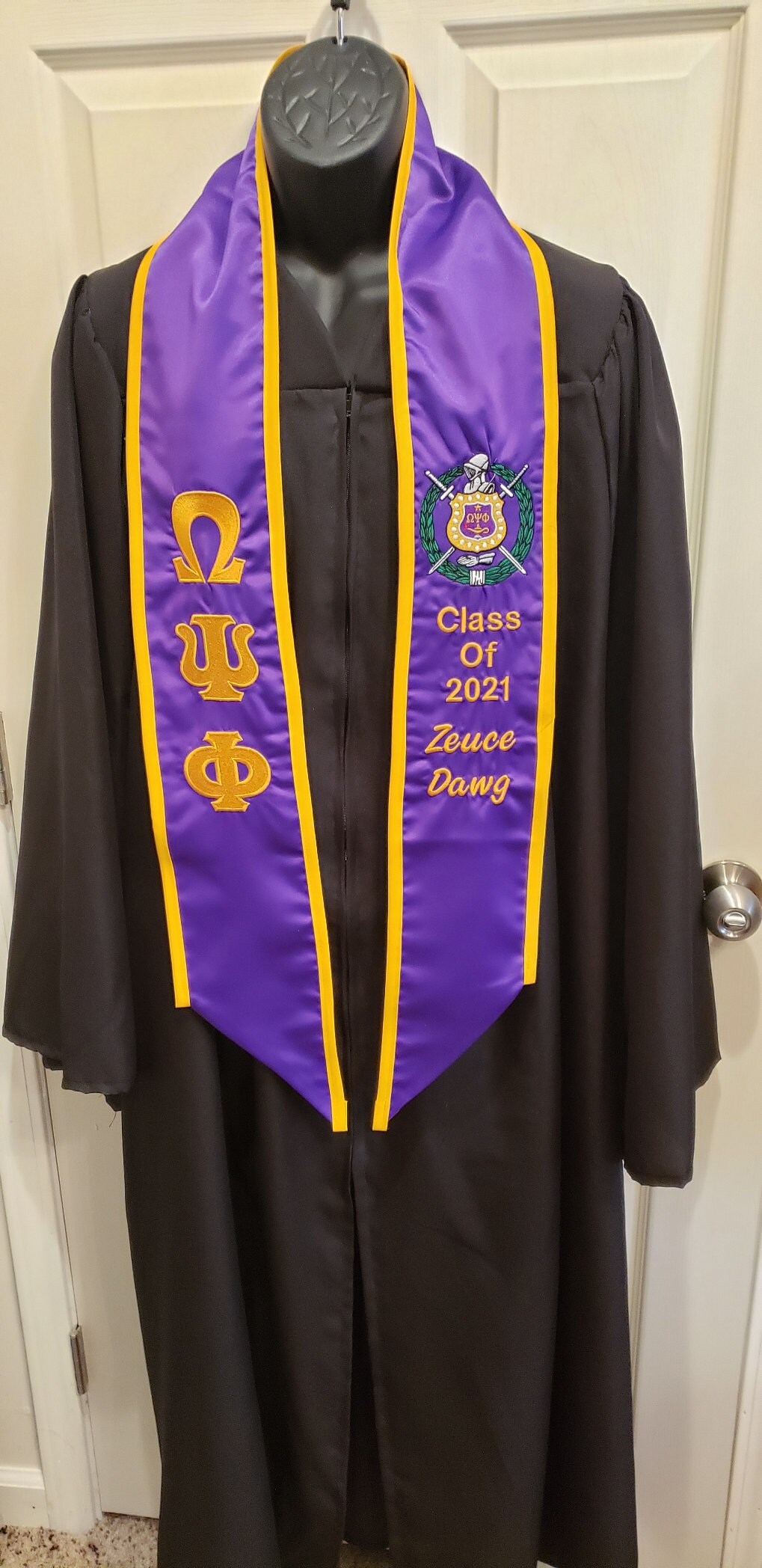 SATIN GRADUATION STOLE/Slant Bottom/Contrast Trim/Custom Embroidered