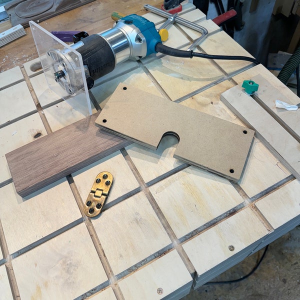 Plantilla de fresadora con bisagra de mayordomo de 180 grados