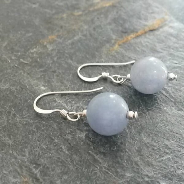 Boucles d’oreilles Angelite Bleues & Fils d’Oreilles Argent Sterling / Boucles d’Oreilles Bleues / Bijoux Bleus / Pierre Précieuse / Bijoux Angelite / Pantone 2016 / Perles Angelite / Serenity