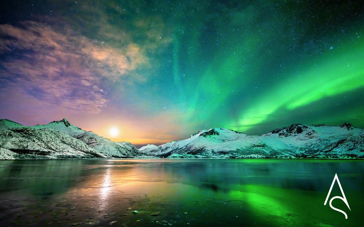 Aurora Borealis and the Moon | Norway Arctic Circle Night Sky | Northern  Lights | Wanderlust Gift | Photography Print