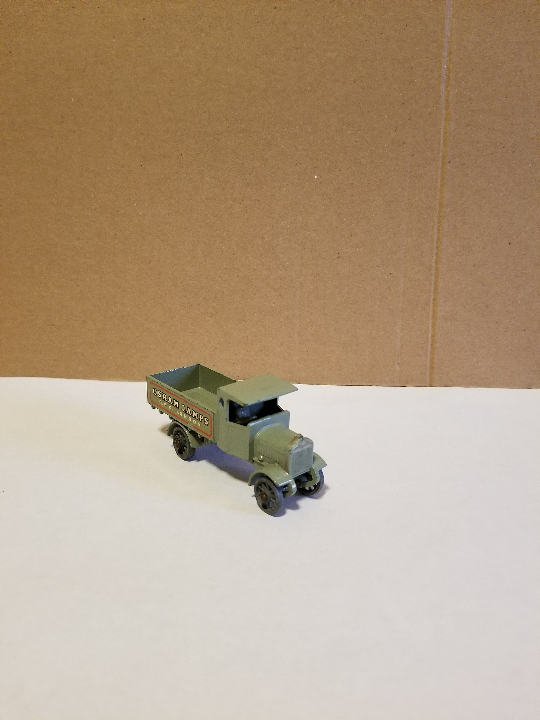 Lot - Vintage 1958 Lesney Matchbox No. 6 A.E.C 1916