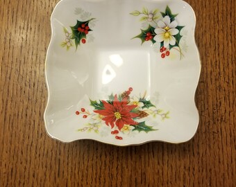 Royal Albert Bone China Weihnachtsstern quadratischer Konfektteller