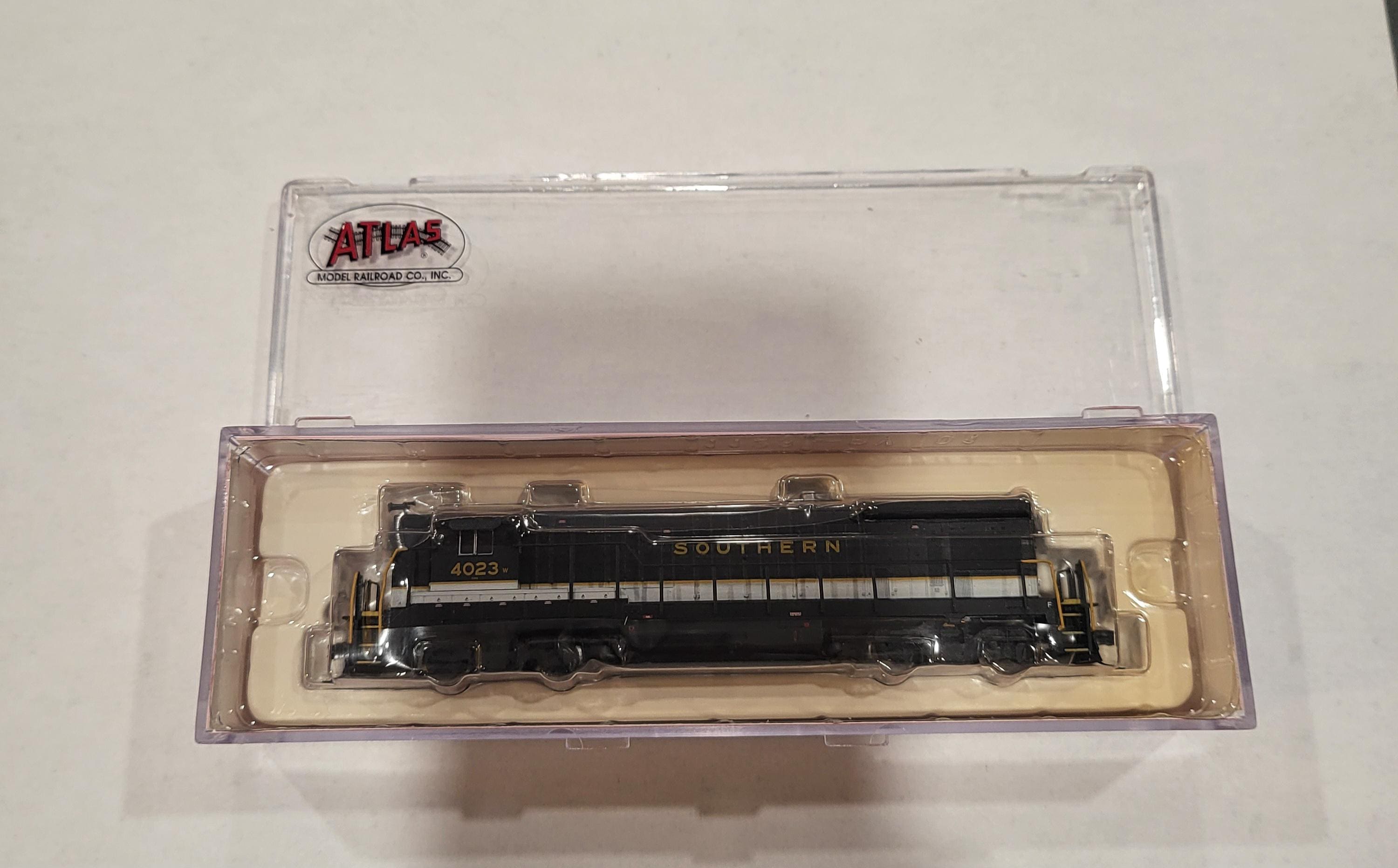 かつみ　さま専用 LIFE-LIKE HOゲージ ディーゼル機関車 ジャンク / 374367(機関車