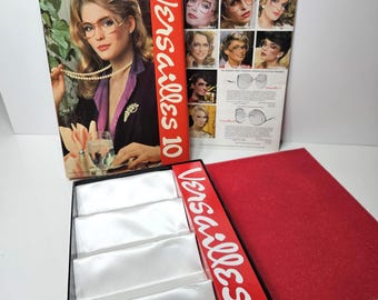 1980er Jahre optischer Laden Display - Versailles 10 Brillen Rahmen Werbeset mit Plakatständer