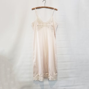 Ivory Lace Slip 36 - Mid Century White Nylon Slip - Vanity Fair