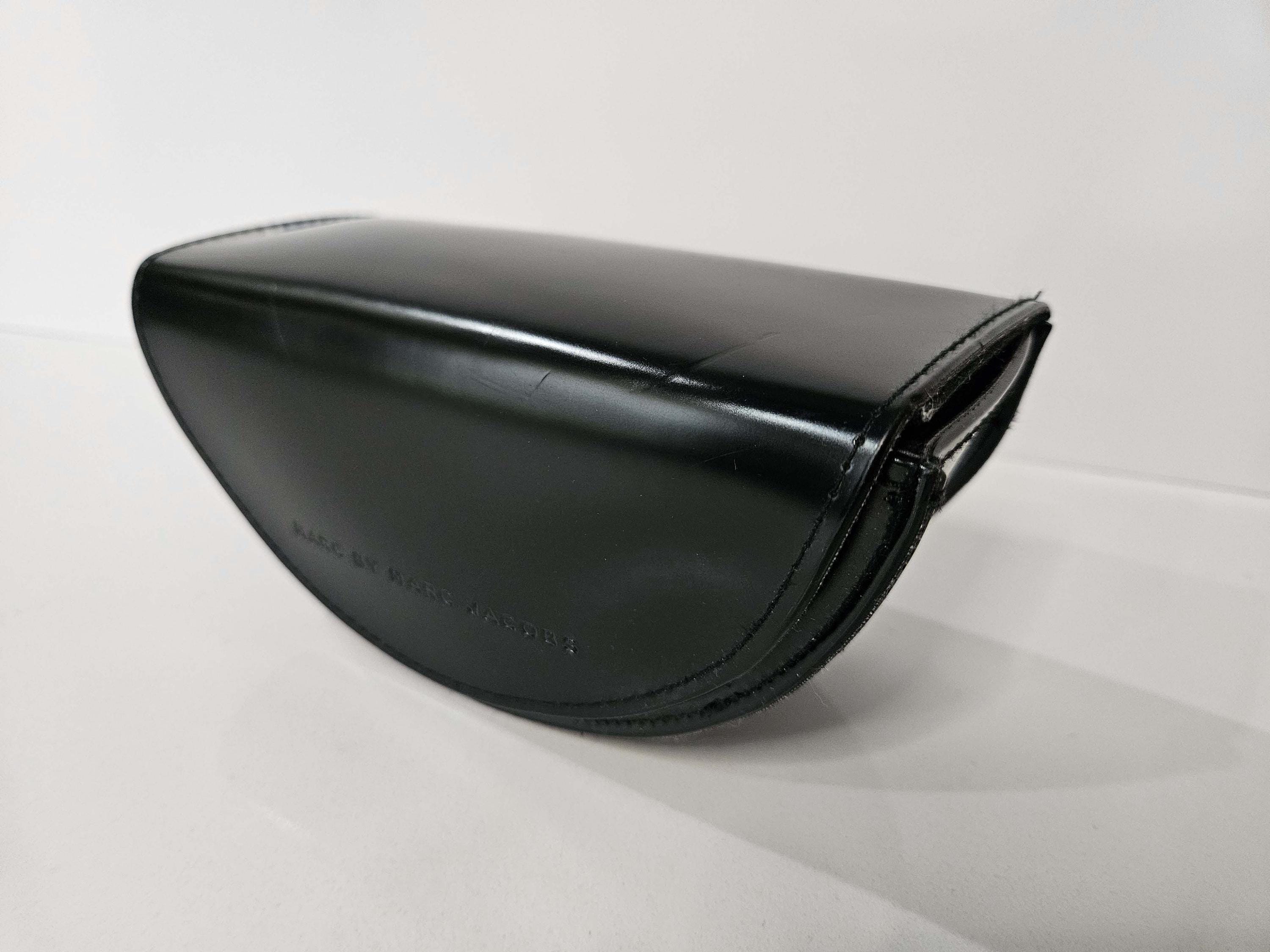 Marc by Marc Jacobs Black Leatherette Eyeglass Case – Semi  display picture 3