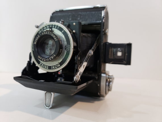 Zeiss Ikon Folding Camera - Ikonta 521 - Novar Anastigmat - Lovely