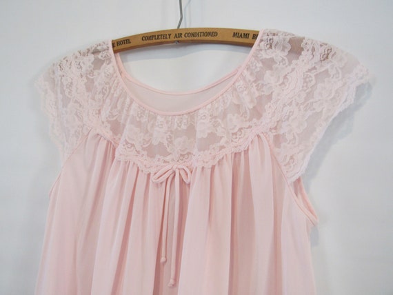 Short Pink Nylon Nightgown Small - Loose w/ ample… - image 2