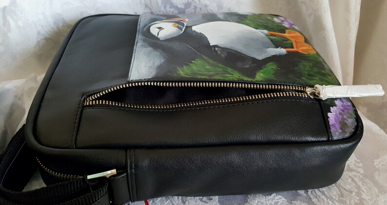 Custom Painted ili Leather City Messenger Bag with YOUR PET's Portrait image 9