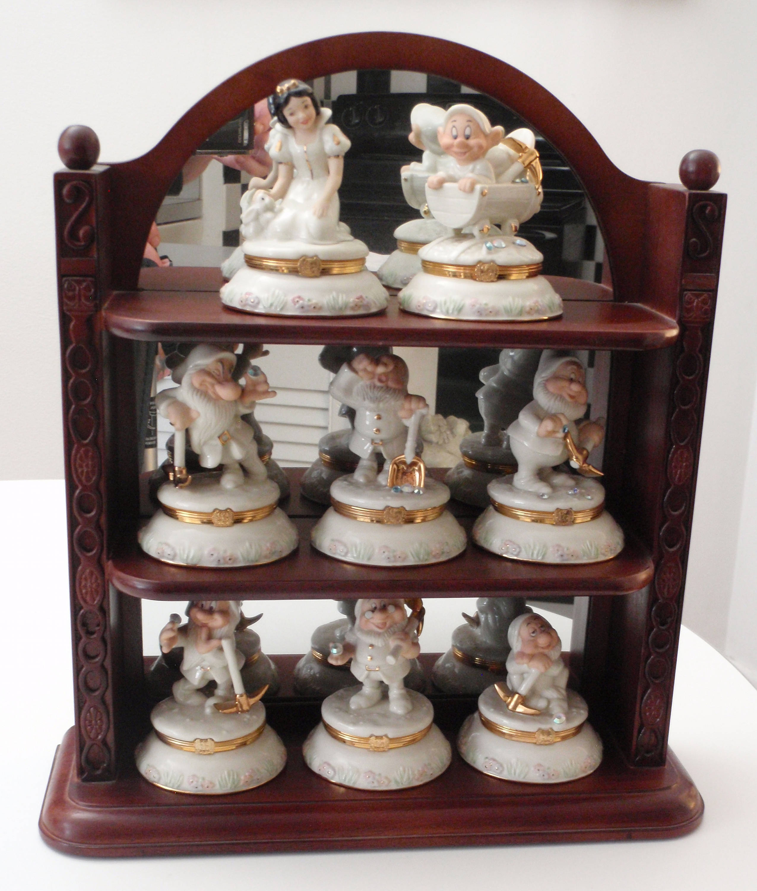 Lenox Snow White and Seven Dwarfs Treasure Boxes and Display