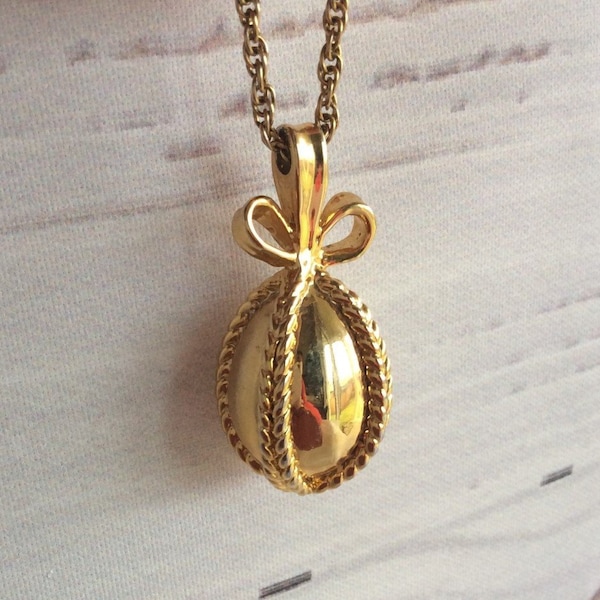 Vintage Joan River Faberge egg Jewelry gift vintage Collection necklace
