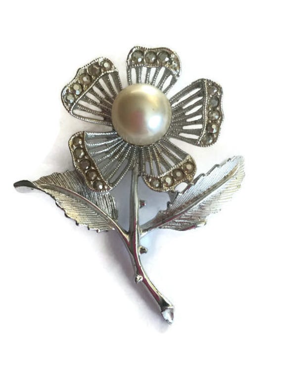 Vintage Sarah Coventry Flower brooch Faux pearl S… - image 10