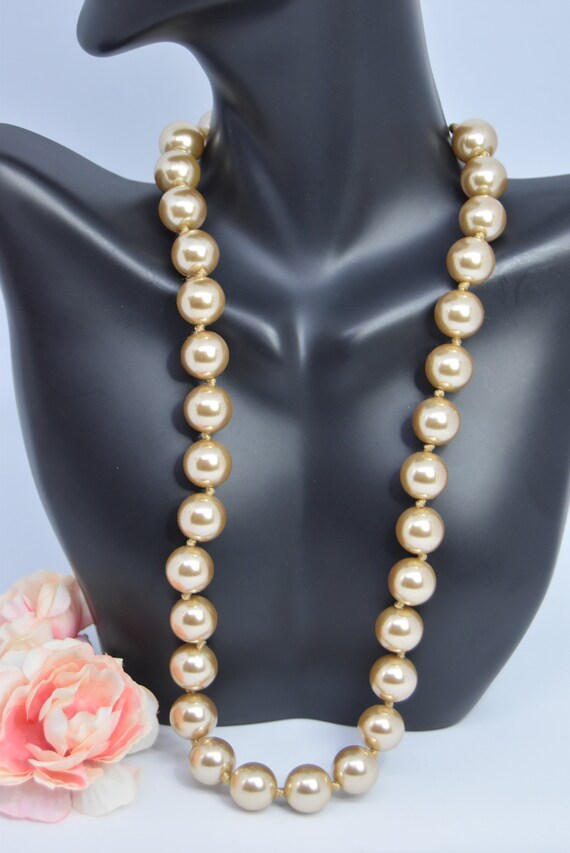 Vintage KJL Gold faux Pearl necklace - image 2