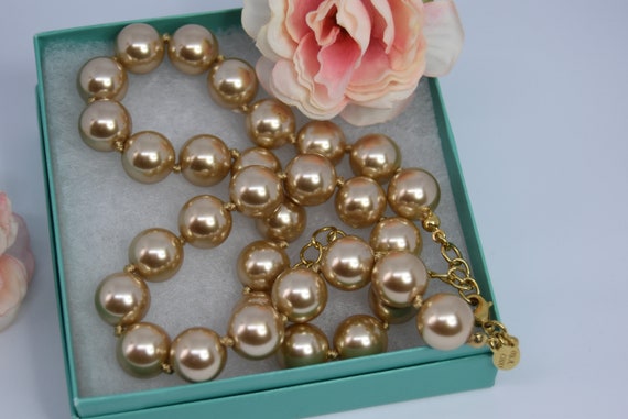 Vintage KJL Gold faux Pearl necklace - image 5