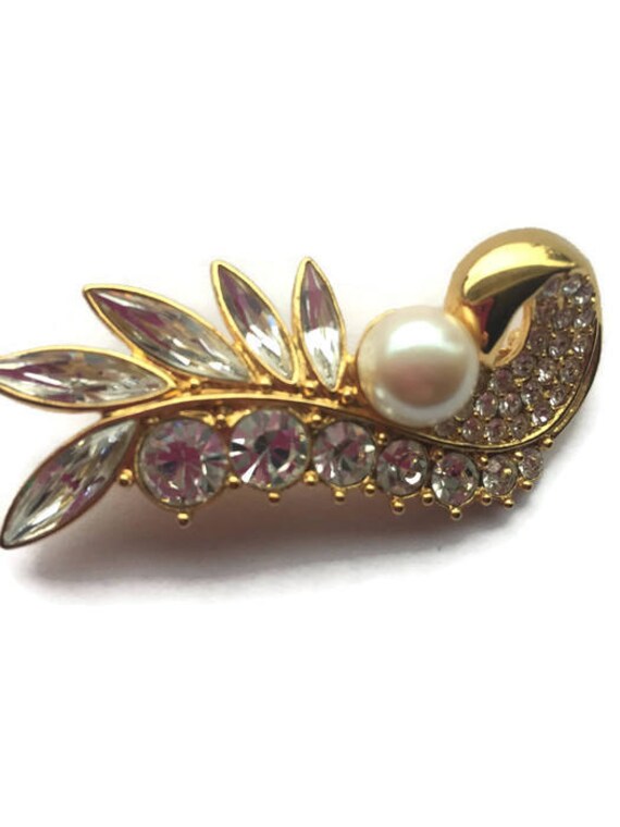 Vintage Monet brooch  Rhinestone brooch  Faux pea… - image 5