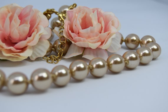 Vintage KJL Gold faux Pearl necklace - image 9