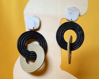 Abstrakte Kunst Ohrringe aus Polymer-Ton