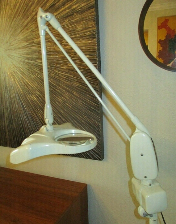Vintage Dazor Floating Arm Floor Lamp With Magnification Lens Vintage Dazor Floating Arm Floor Lamp, Vintage Dazor Floor Lamp
