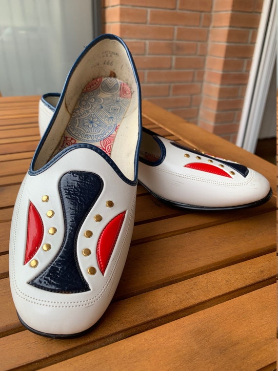 vintage 1960 mod pump white red and blue shoes - image 1