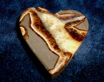 Septarian Concretion Heart Carving: Utah Yellow Calcite, Dragon Stone