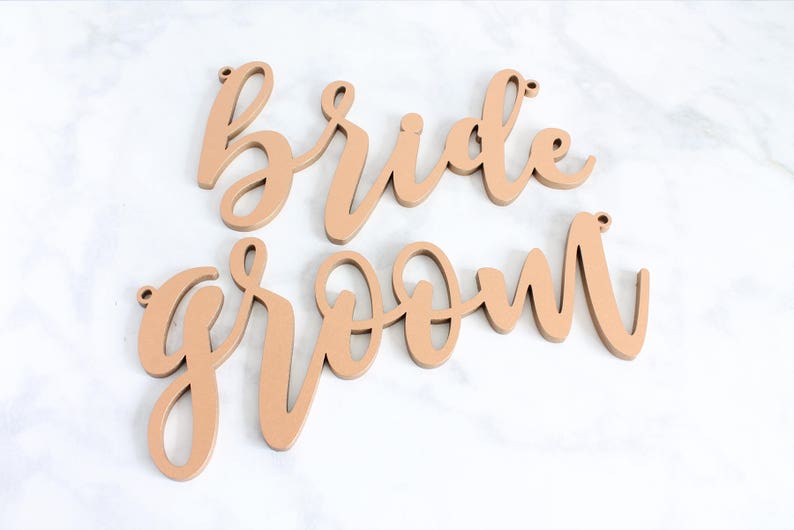 Bride and Groom Chair Signs, Wood Calligraphy Bride and Groom Chair Signs, Sweetheart Chair Signs, Laser Cut Wedding Signs afbeelding 2