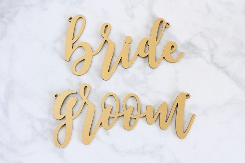 Bride and Groom Chair Signs, Wood Calligraphy Bride and Groom Chair Signs, Sweetheart Chair Signs, Laser Cut Wedding Signs afbeelding 1