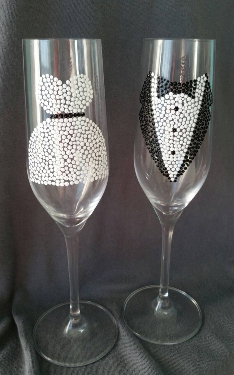 Bride And Groom Champagne Flutes Couple Flutes Wedding Gift Etsy