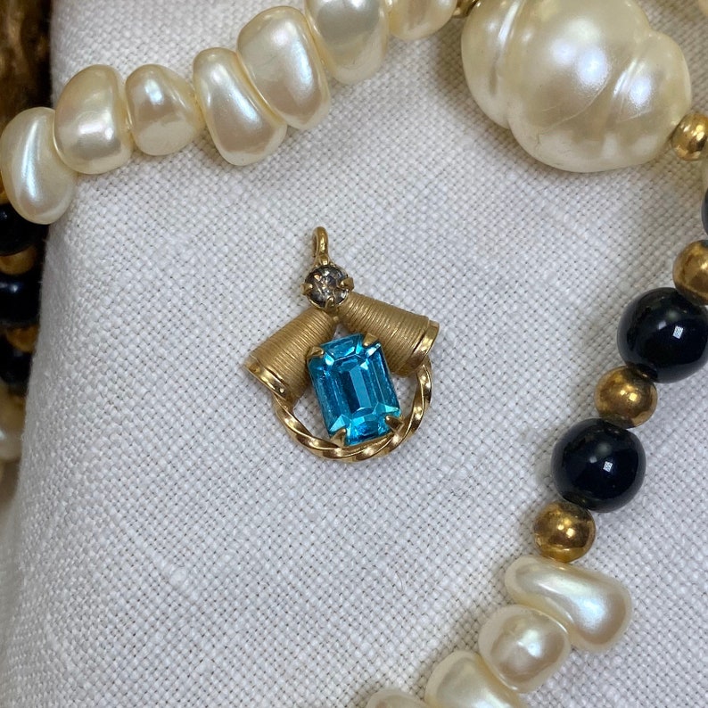 Vintage Light Blue Aquamarine Colored Emerald Cut Rectangle Glass Gem 120 14k GF dec Signed Pendant