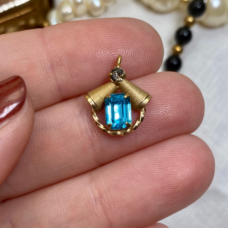 Vintage Light Blue Aquamarine Colored Emerald Cut Rectangle Glass Gem 120 14k GF dec Signed Pendant