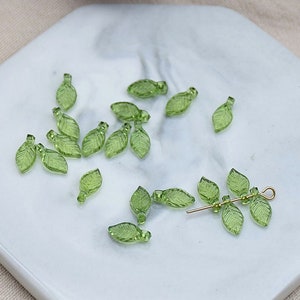 50PCS Tiny Leaf Beads,Small Green Leaf Charm,Mini Green Leaf Beads,DIY Jewelry Accessories,Bracelet Necklace Earring