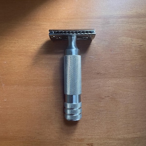 Stainless Steel Safety Razor With a Short, Heavyweight Handle