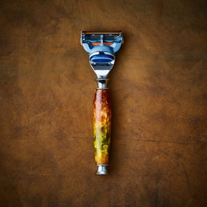 Rasoir Gillette Fusion aux couleurs acidulées image 1