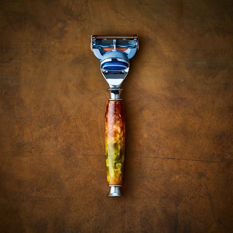 Rasoir Gillette Fusion aux couleurs acidulées image 1