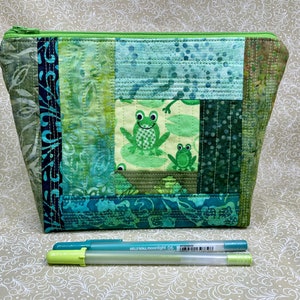 happy frogs quilted zipper bag, batik frog patchwork zipper bag