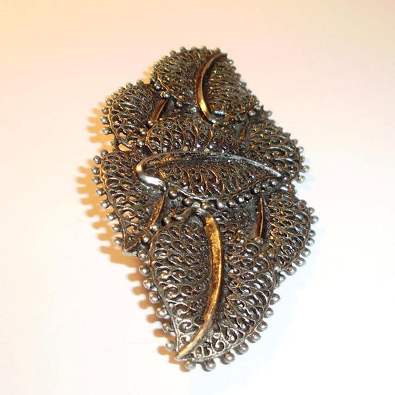 Large Vintage Openwork Silvertone Costume Jewelry… - image 5