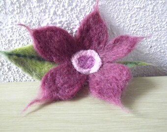 Needle felted flower brooch, corsage, Mothers Day Gift, Birthday Gift.    Dark Pink Flower Corsage with Leaf.