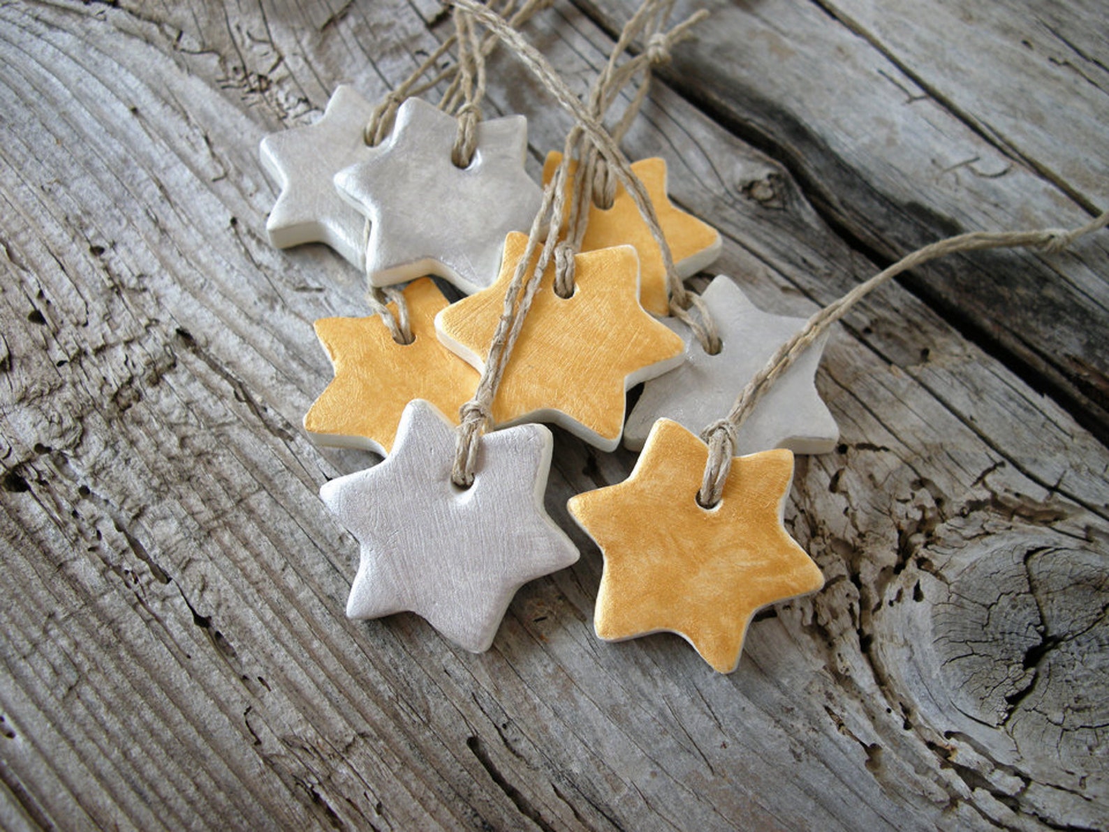 Нашивка под шнурок. Морская звезда из глины. Звезда глина. Звезда глина. Морская звезда из глины.