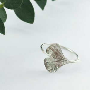 Ginkgo Leaf ring, Sterling silver ring, Minimalist ring, Botanical jewelry, Ginkgo biloba, Ginko, Leaf jewelry, Woodland Jewelry, Nature