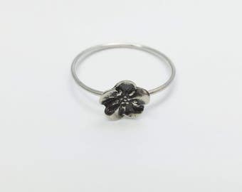 Minimalist Oxidized silver Flower ring, Forget-Me-Not Flower Jewelry, Sterling Silver ring, Botanical ring, Woodland Jewelry, Floral Jewelry